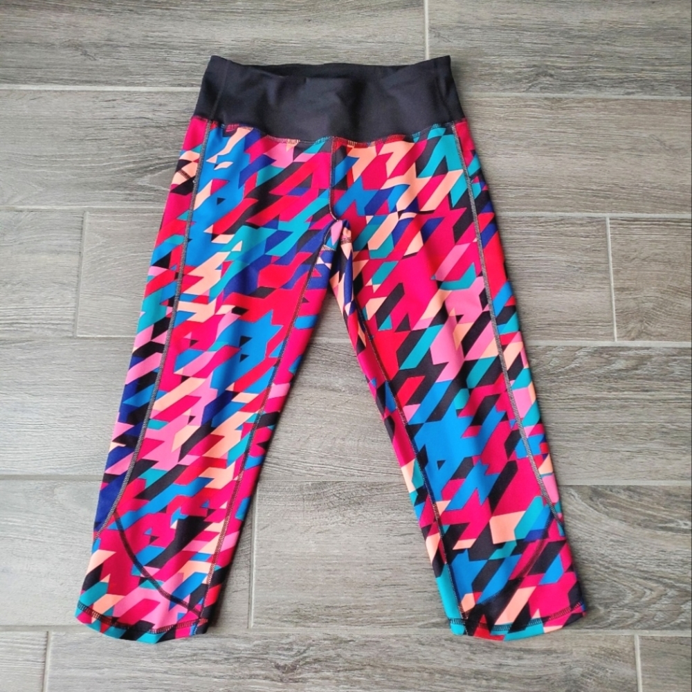 Zella Red, Blue & Black Geo Print Athletic Active Workout Capris - Sz XS